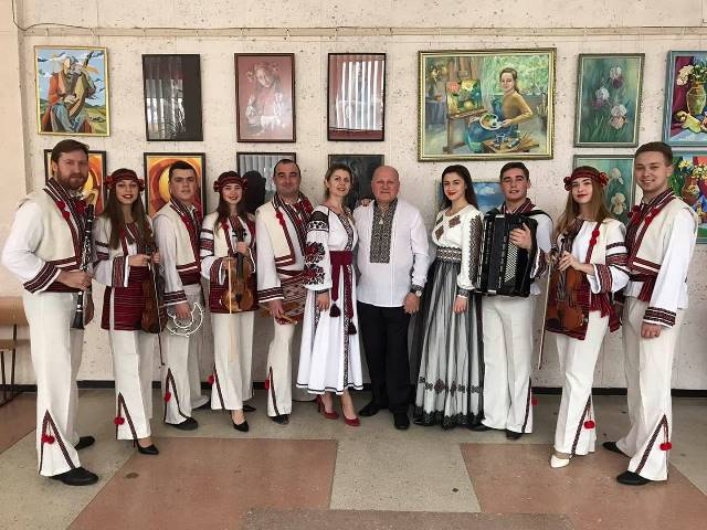 Інструментальний ансамбль «Музики». Художній керівник - заслужений працівник культури Укнаїни Баньковський А. М.